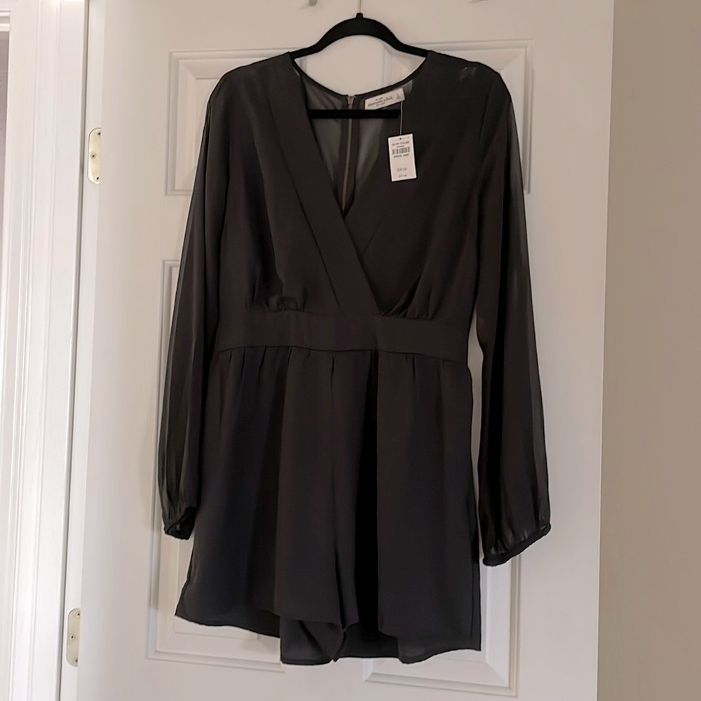Abercrombie & Fitch black romper size large never worn NWT.